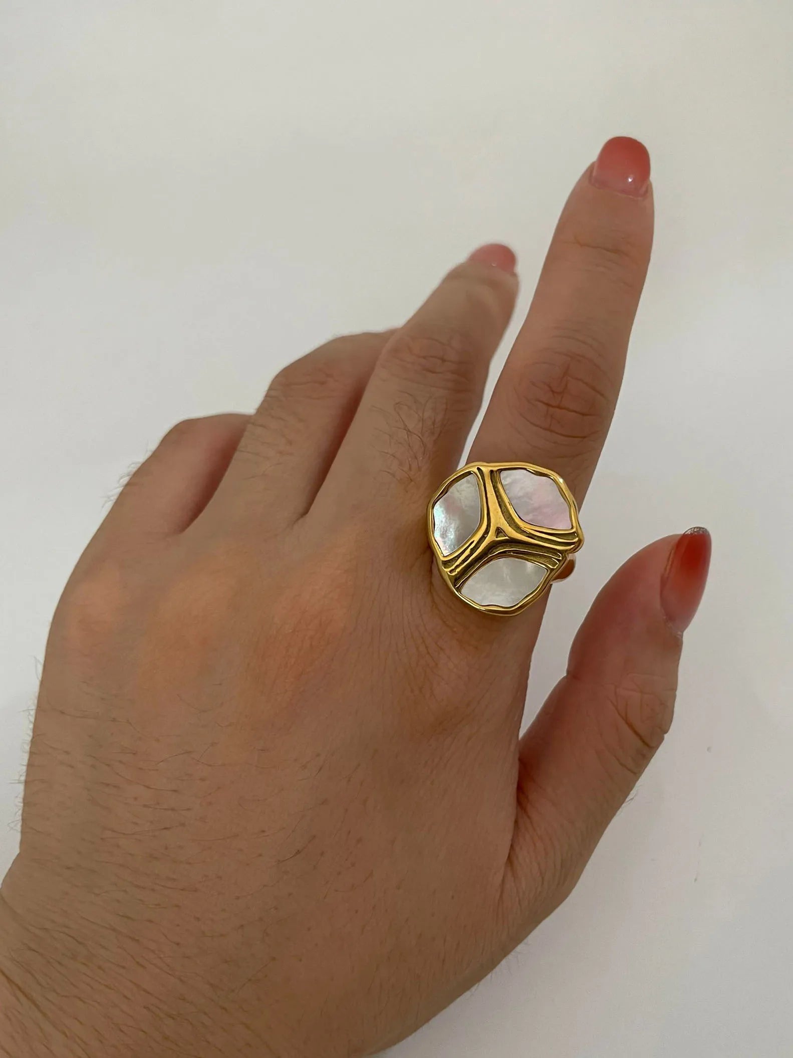 Peri'sBox-Elegante Anel Banhado a Ouro 18K para Mulheres, Anéis Natural Shell Branco, Jóias Texturizados de Metal, Impermeável, Alta Qualidade, Temperamento