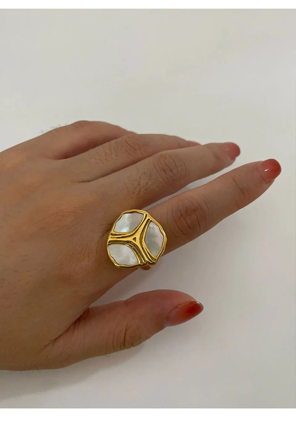 Peri'sBox-Elegante Anel Banhado a Ouro 18K para Mulheres, Anéis Natural Shell Branco, Jóias Texturizados de Metal, Impermeável, Alta Qualidade, Temperamento